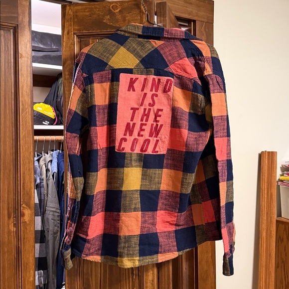 100% Cotton One of a Kind Junk Food Clothing Colorful Flannel Plaid Shirt - Picture 3 of 3